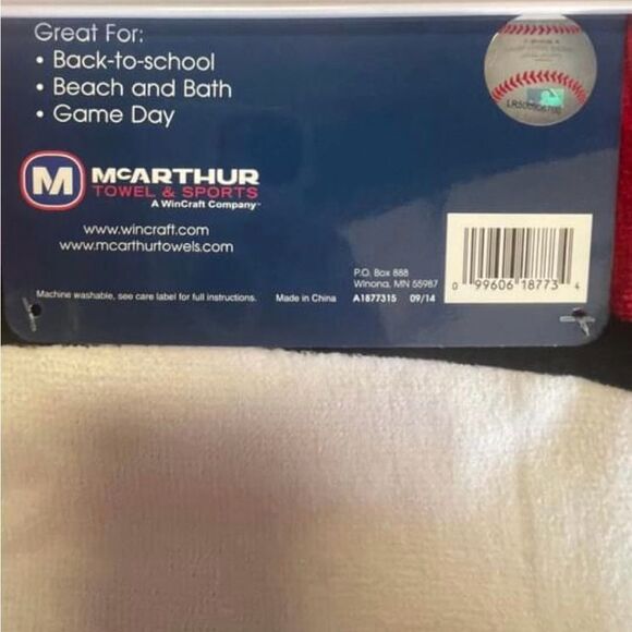 NEW Cincinnati Reds Beach Towel, 30” x 60” - Picture 3 of 6